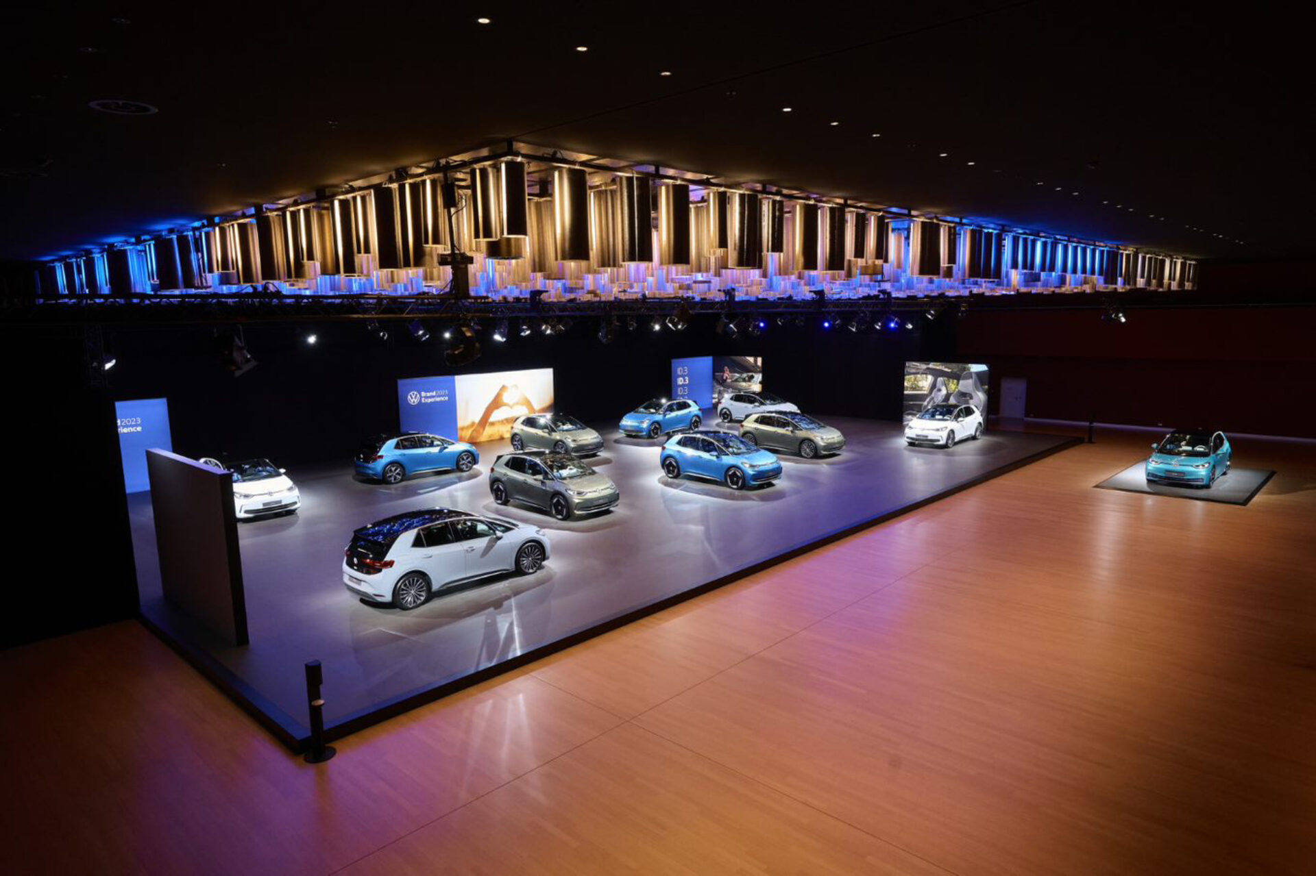 Infinity Loop VW Brand Experience Fahrzeugausstellung fA live marketing